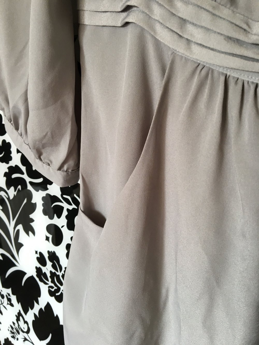 Graue Bluse