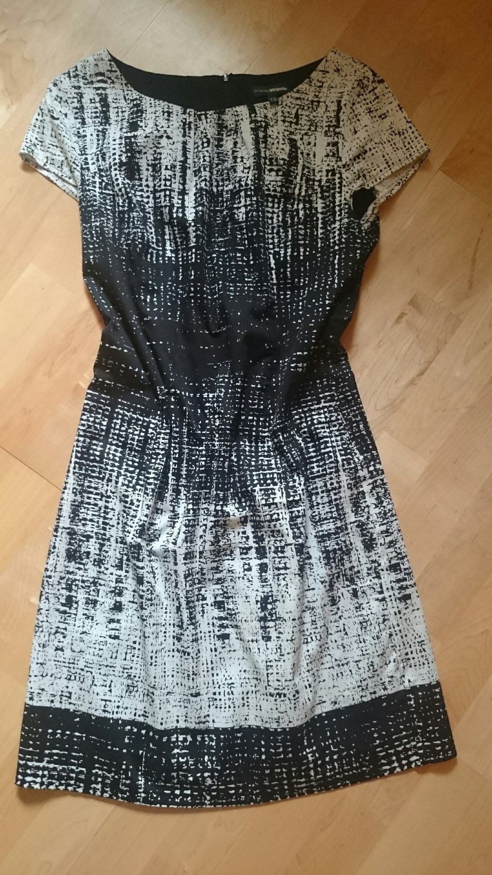 Schwarz weißes kleid 
