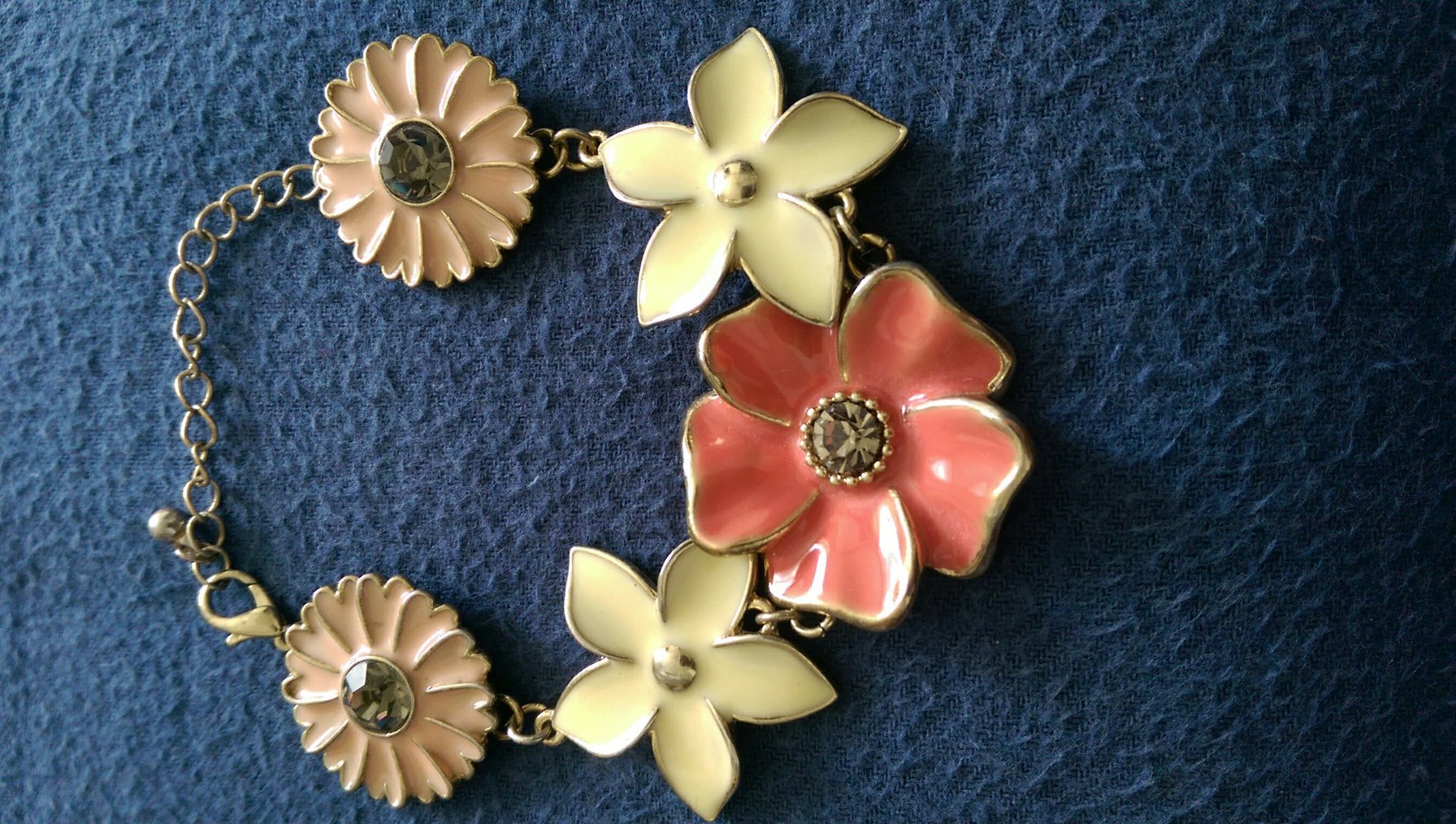 Blümchen Armband