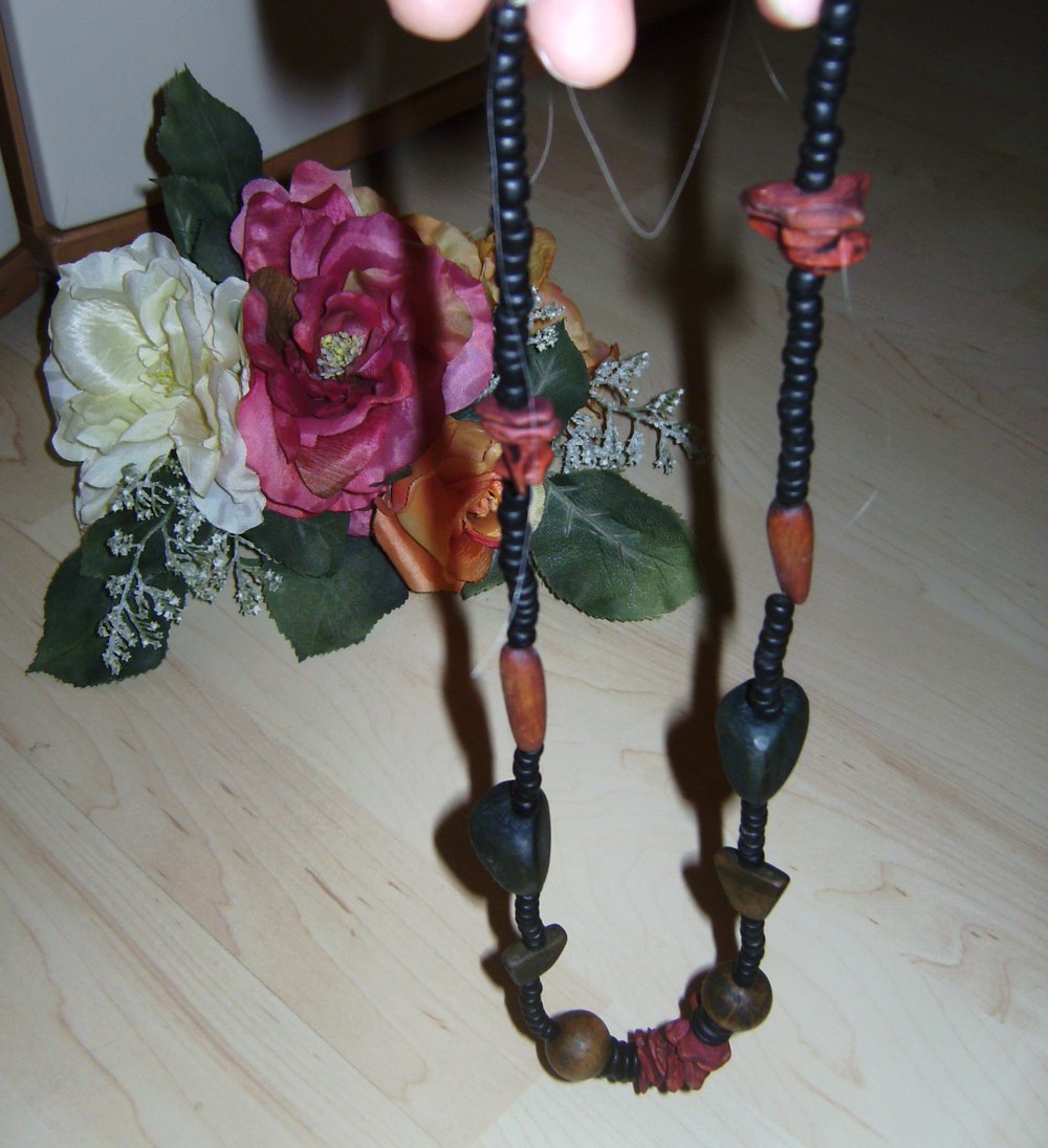 Kette Fred Feuerstein, Holzkette Steinoptik, African Look, Rostbraun an Sammelbesteller zu Verschenken