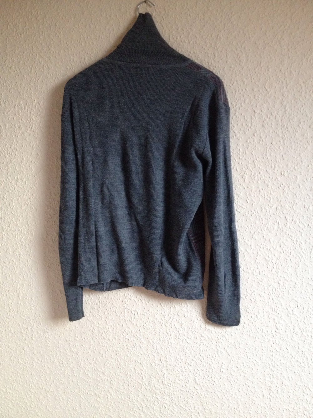 grauer Vintage Pullover mit Muster