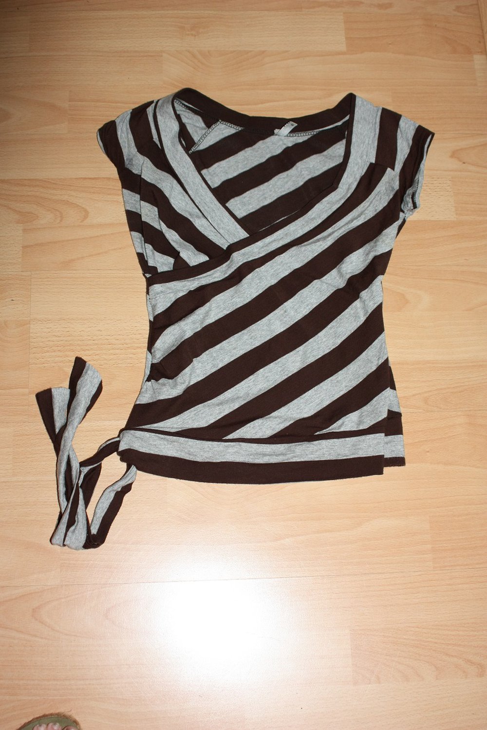 Gestreiftes T-Shirt zum Binden von New Yorker, Gr. S