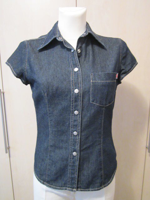 Wie neu! Jeansbluse mit kurzem Arm