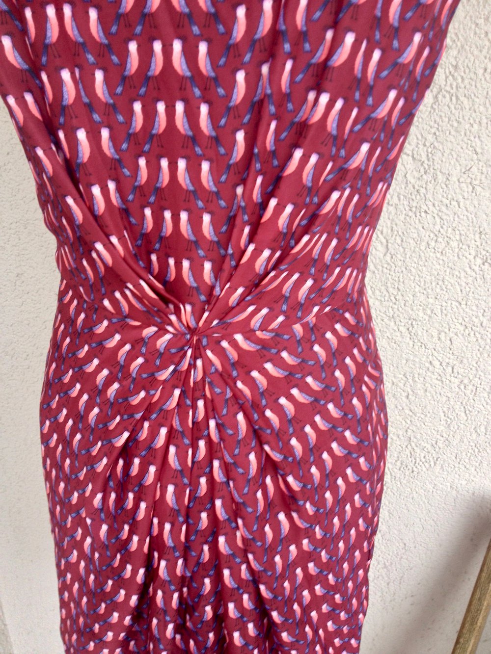 Wunderschönes Kleid mit Vogelmuster von Zara TRF
