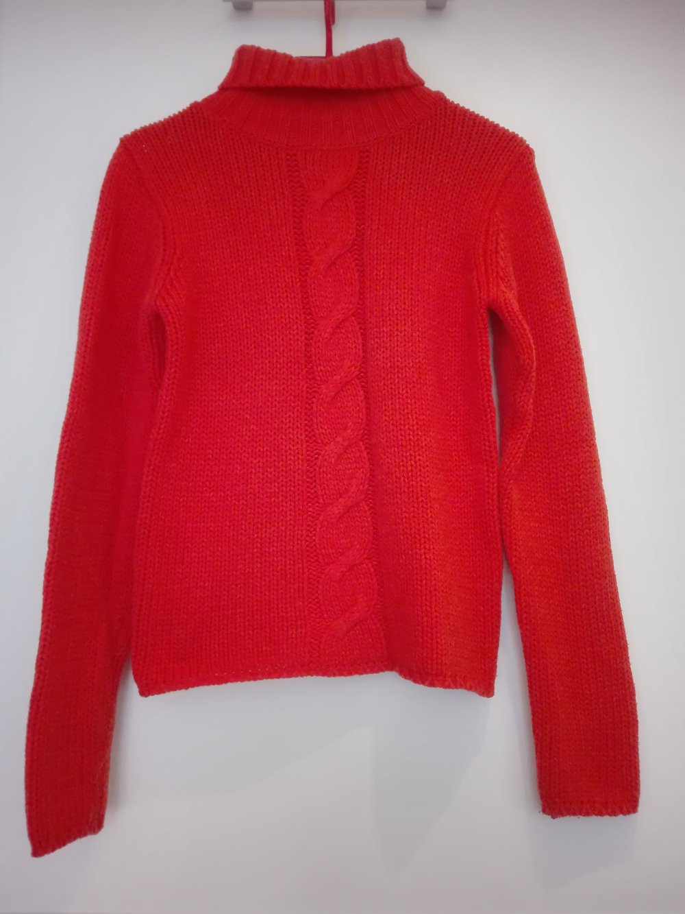 oranger Rollkragenpullover