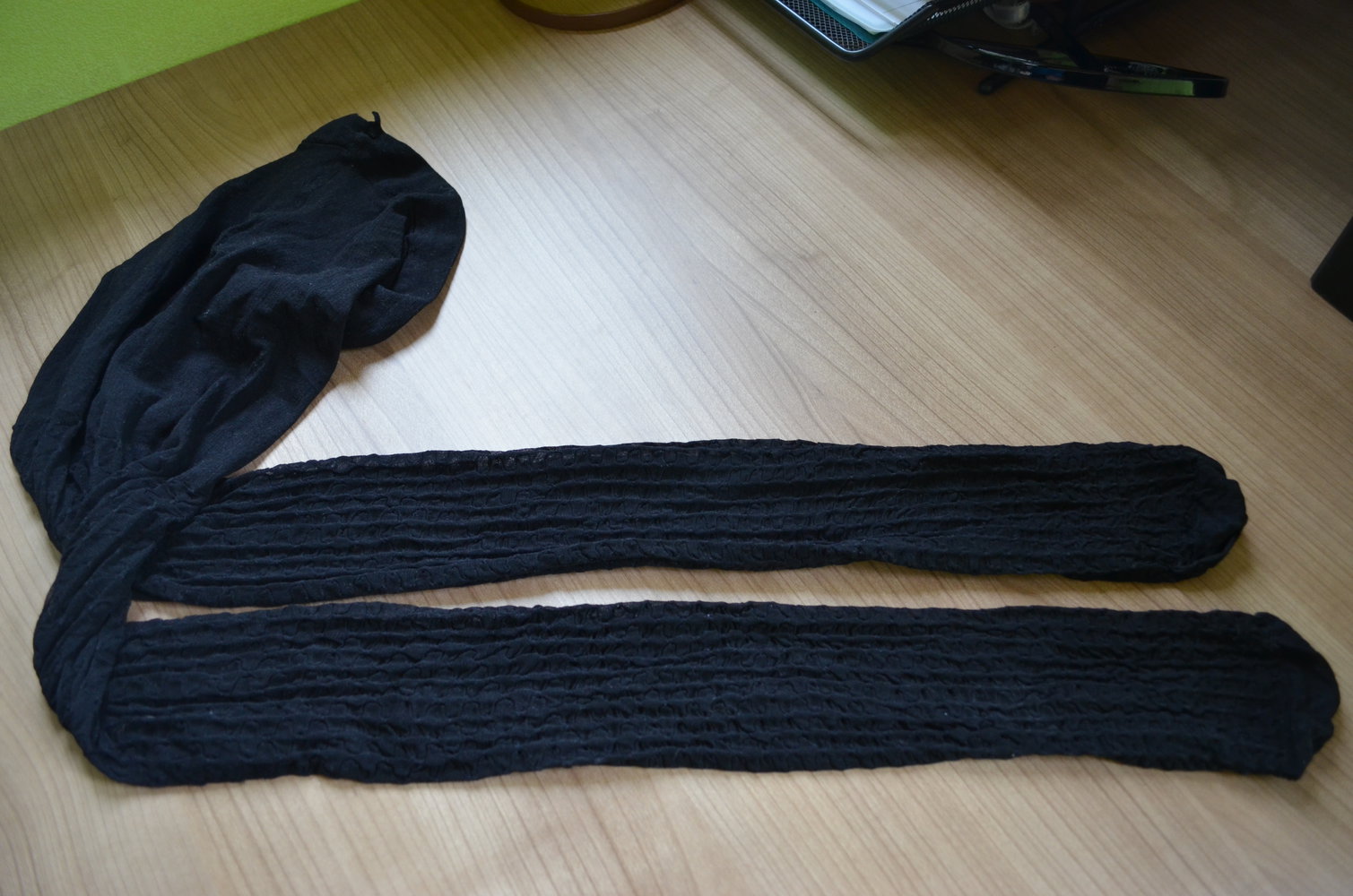 schwarze Strumpfhose mit Muster