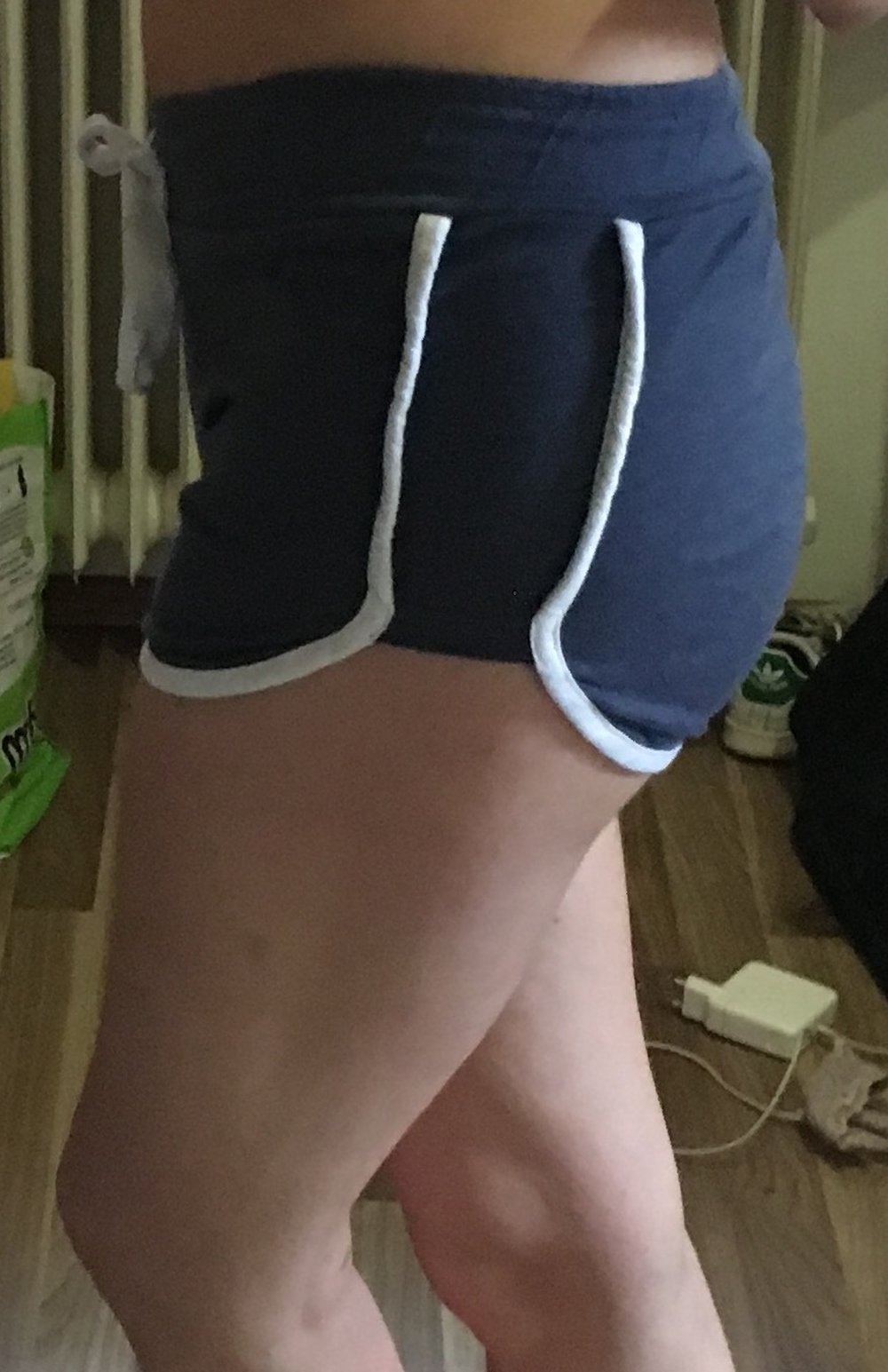Dunkelblaue Shorts 