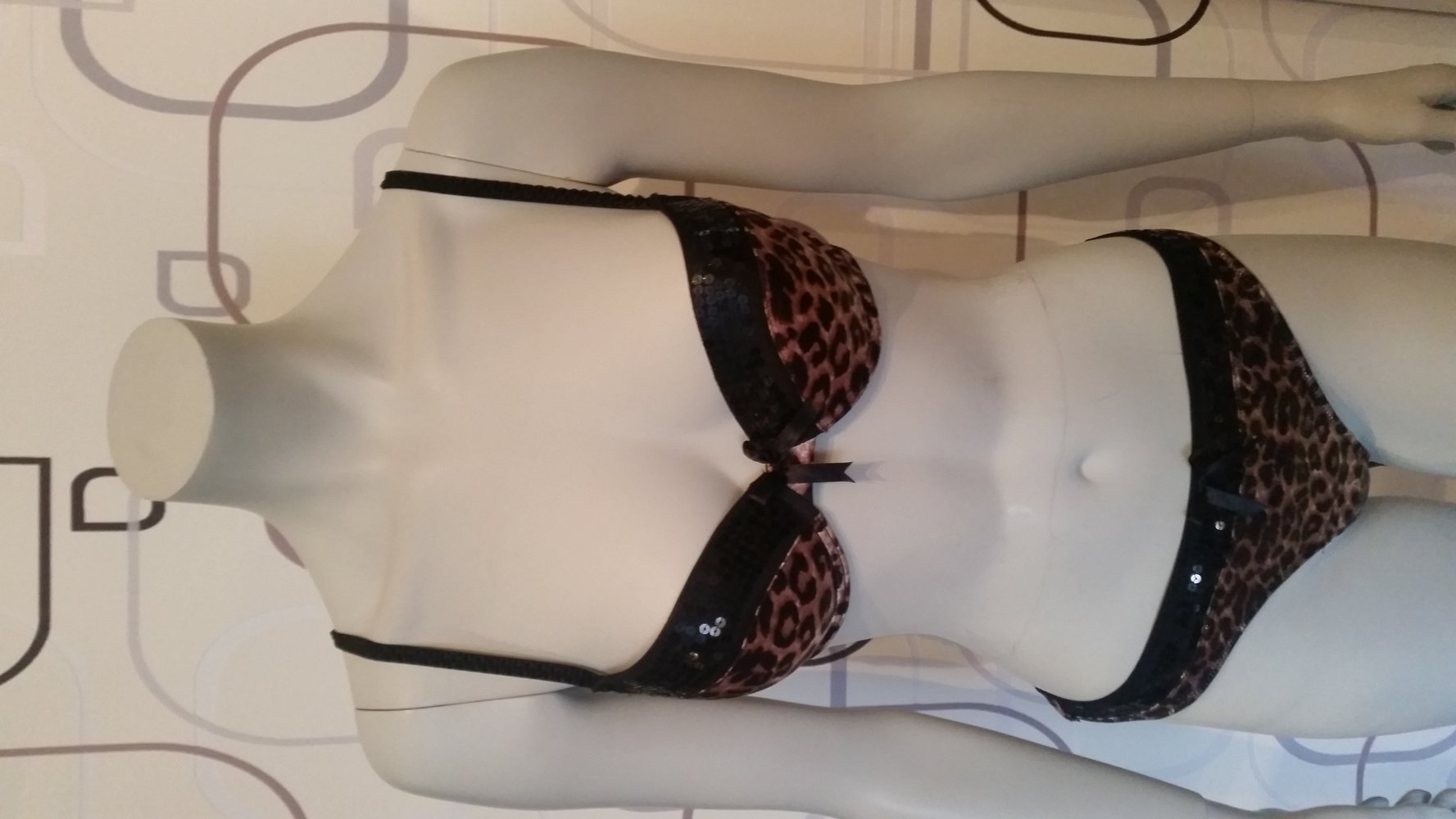 leo BH und String 
