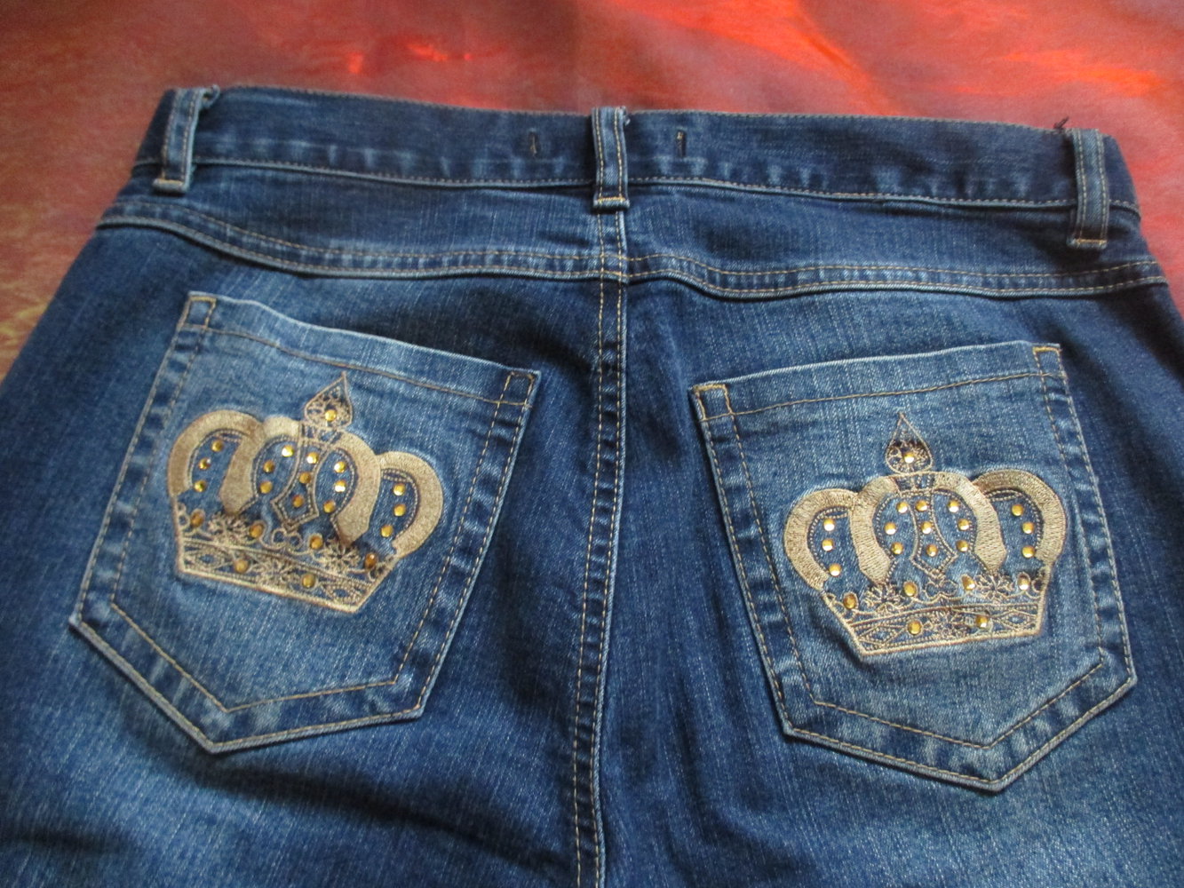 NEU Kronen Stickerei Strass Brokat Dreiviertel Stiefel Capri 7/8 Jeans Hose 