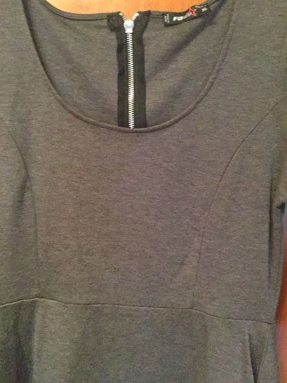 Enges Kleid 