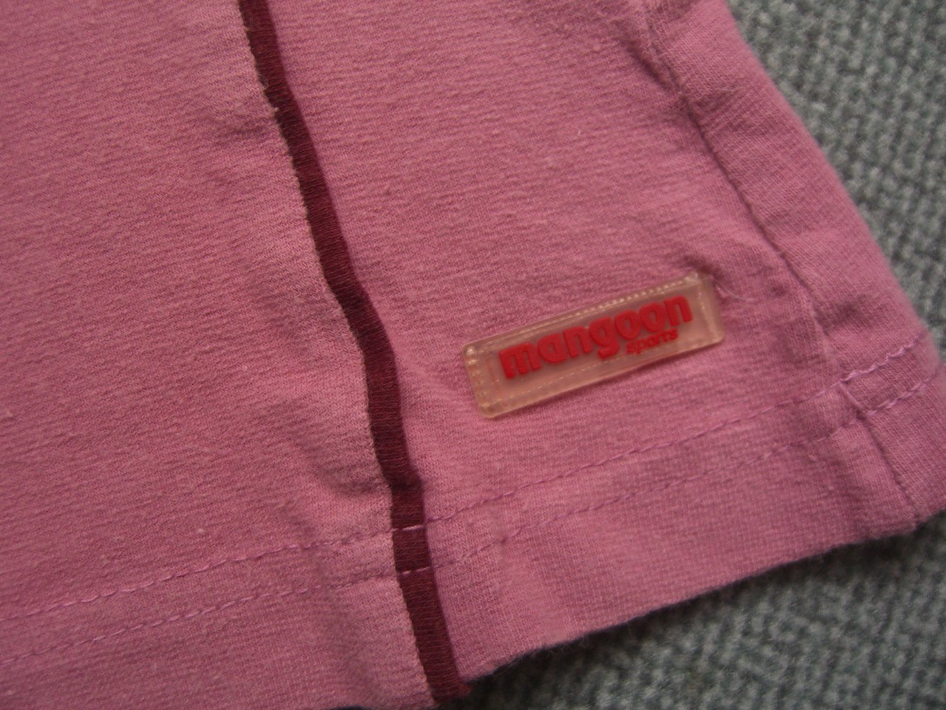 Schönes Sportshirt für Mädchen