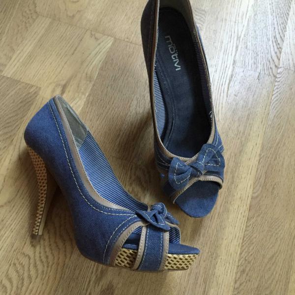 Mötivi Peep Toes