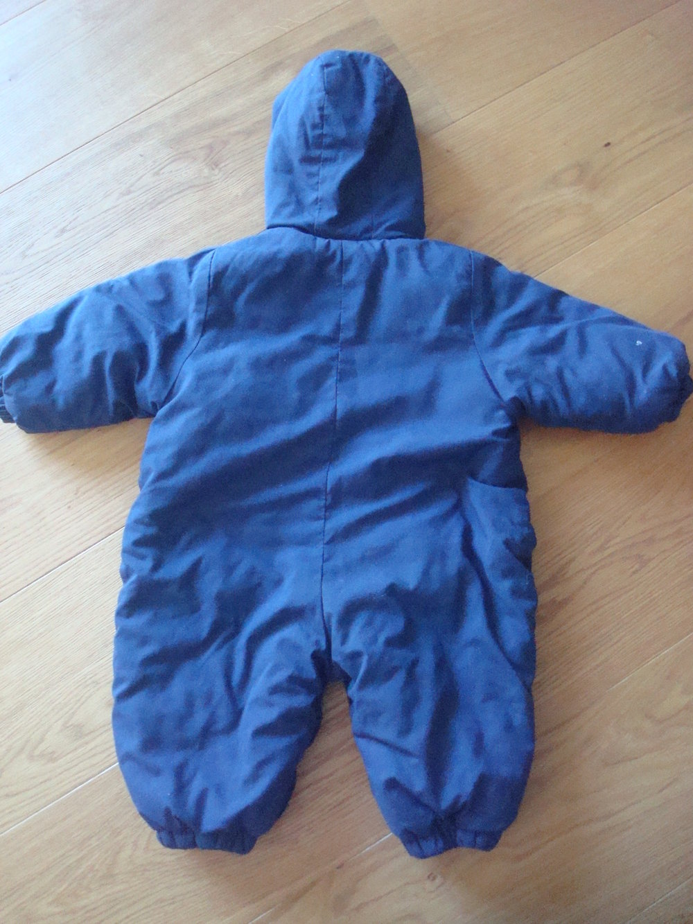 dunkelblauer Schneeanzug Gr. 74