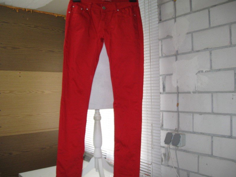 *** Auffällige Röhren Jeans ***