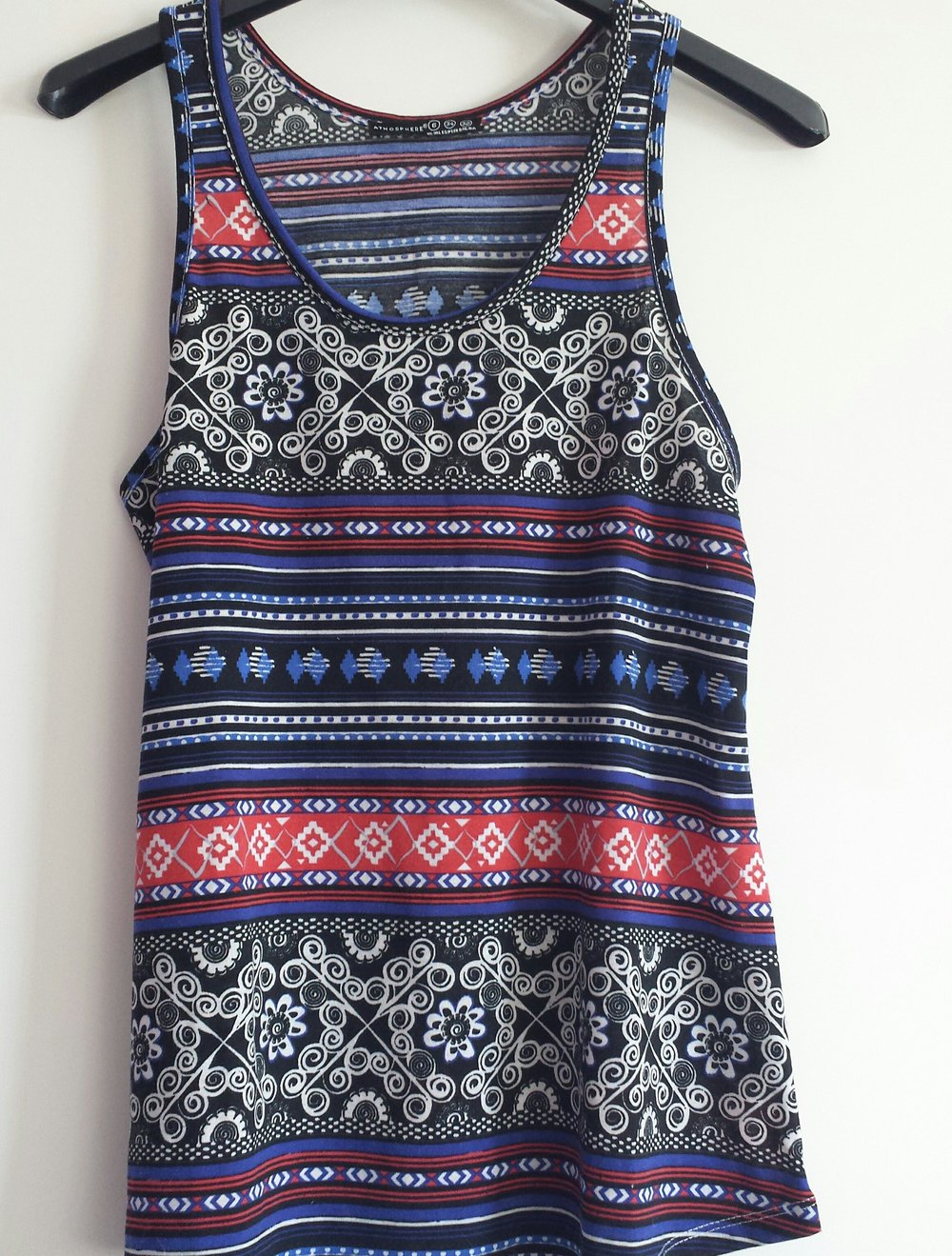 Schwarzes Top