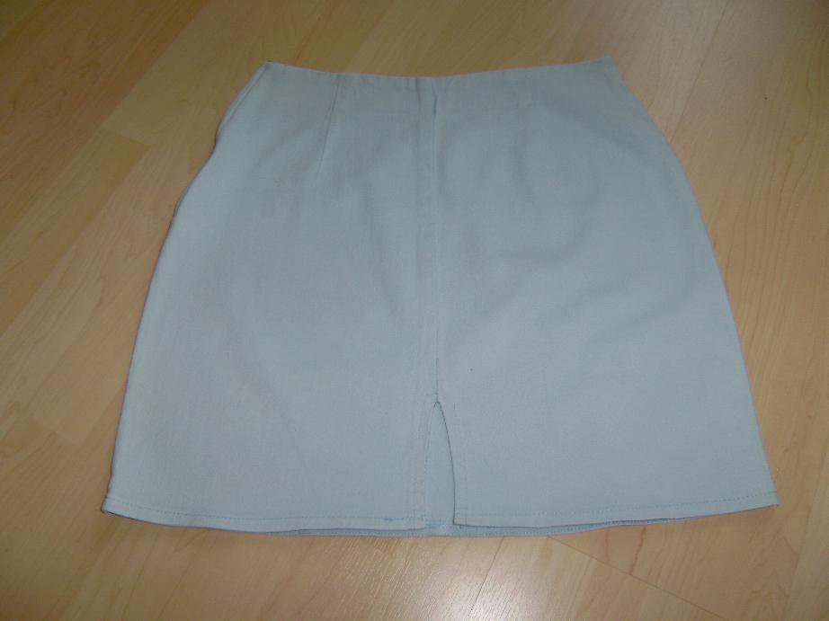 Kurzer Sommer-Rock Gr. ca. 38 von „CHIARO“ hellblau, bleu