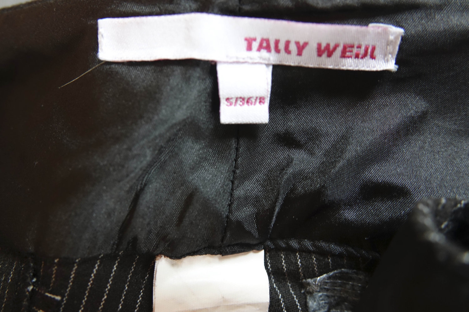 Schicke Nadelstreifenhose