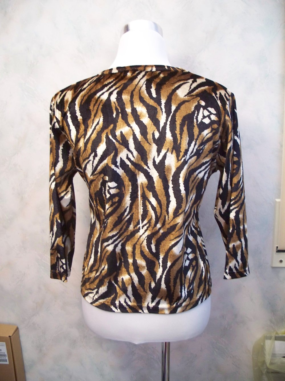 Samt-Shirt mit Tiger-Muster Leo NEU