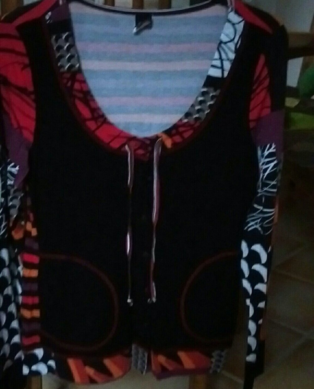 T-Shirtjacke mit passendem Schal