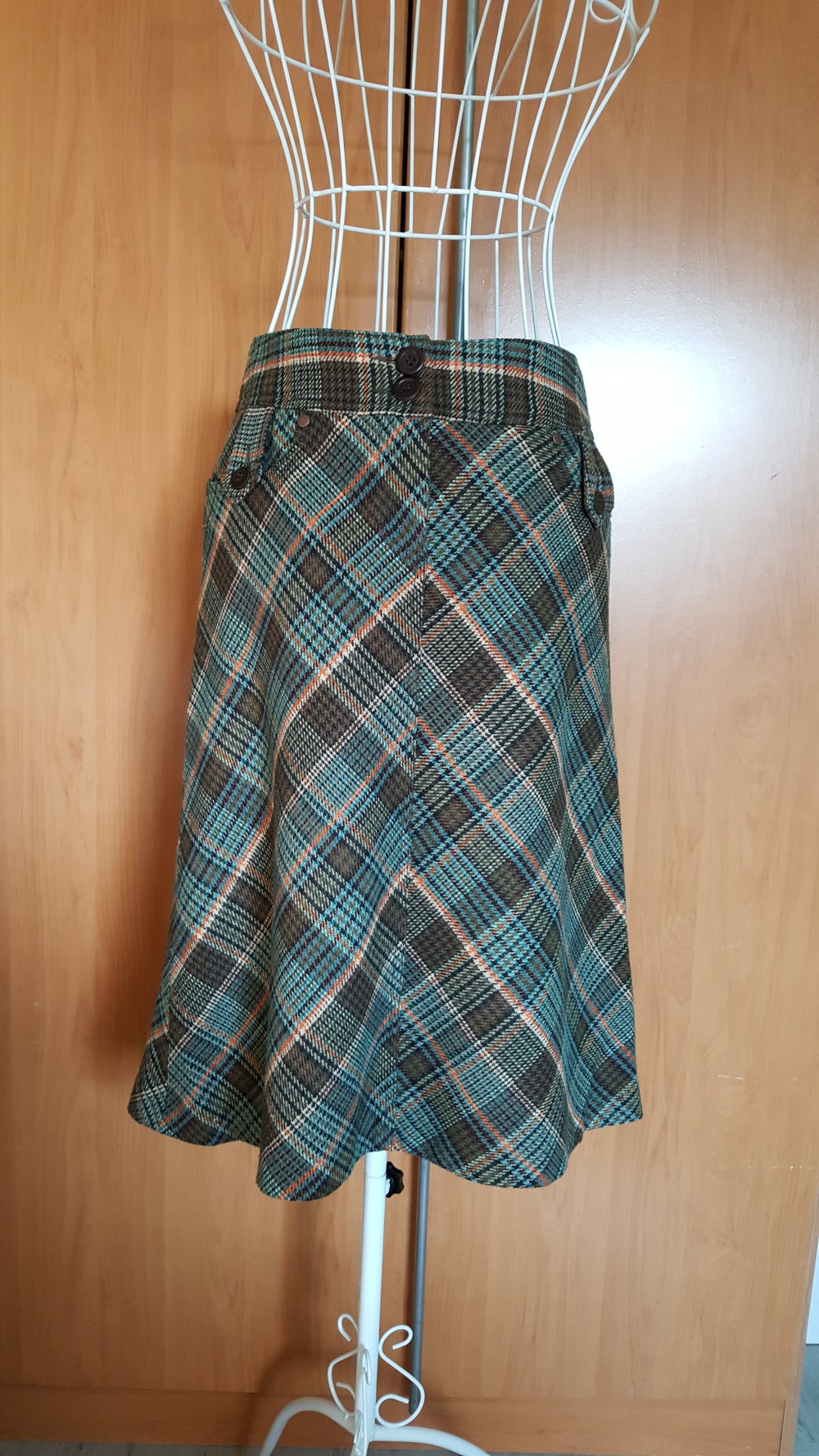 50. Karierter Midi-Rock von H&M, Gr. 36