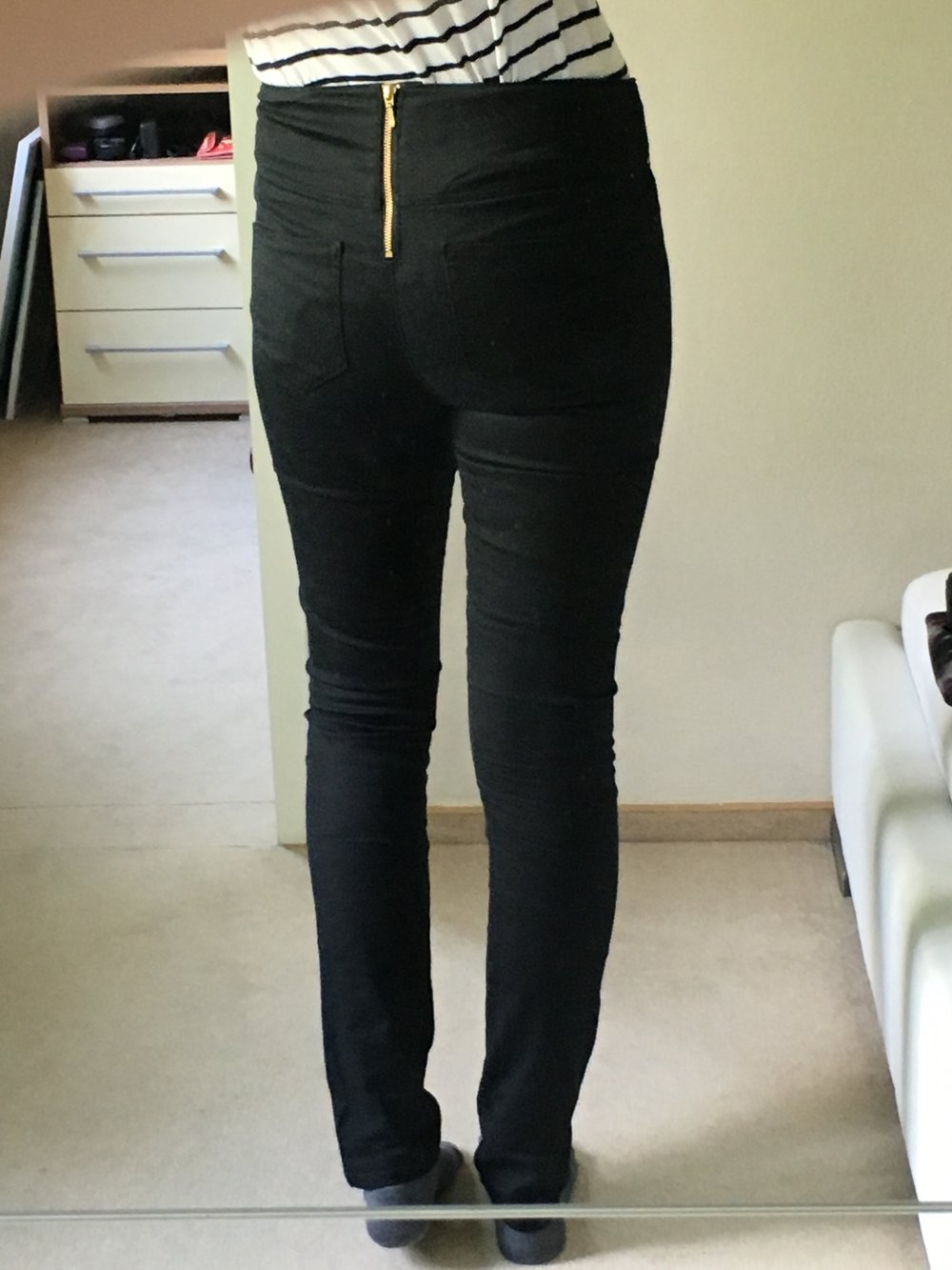 Vero Moda High Waist Hose mit goldenen Reißverschlüssen