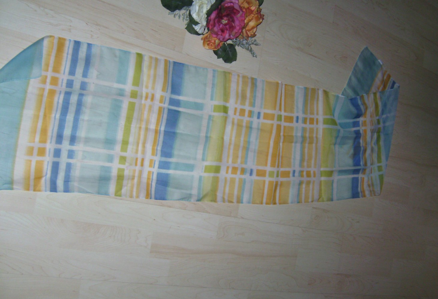 Schönes pastellfarbenes Tuch, Schal, Chiffontuch, Sommerschal transparent, Printdruck Retro , Italian Style sonnenfarben