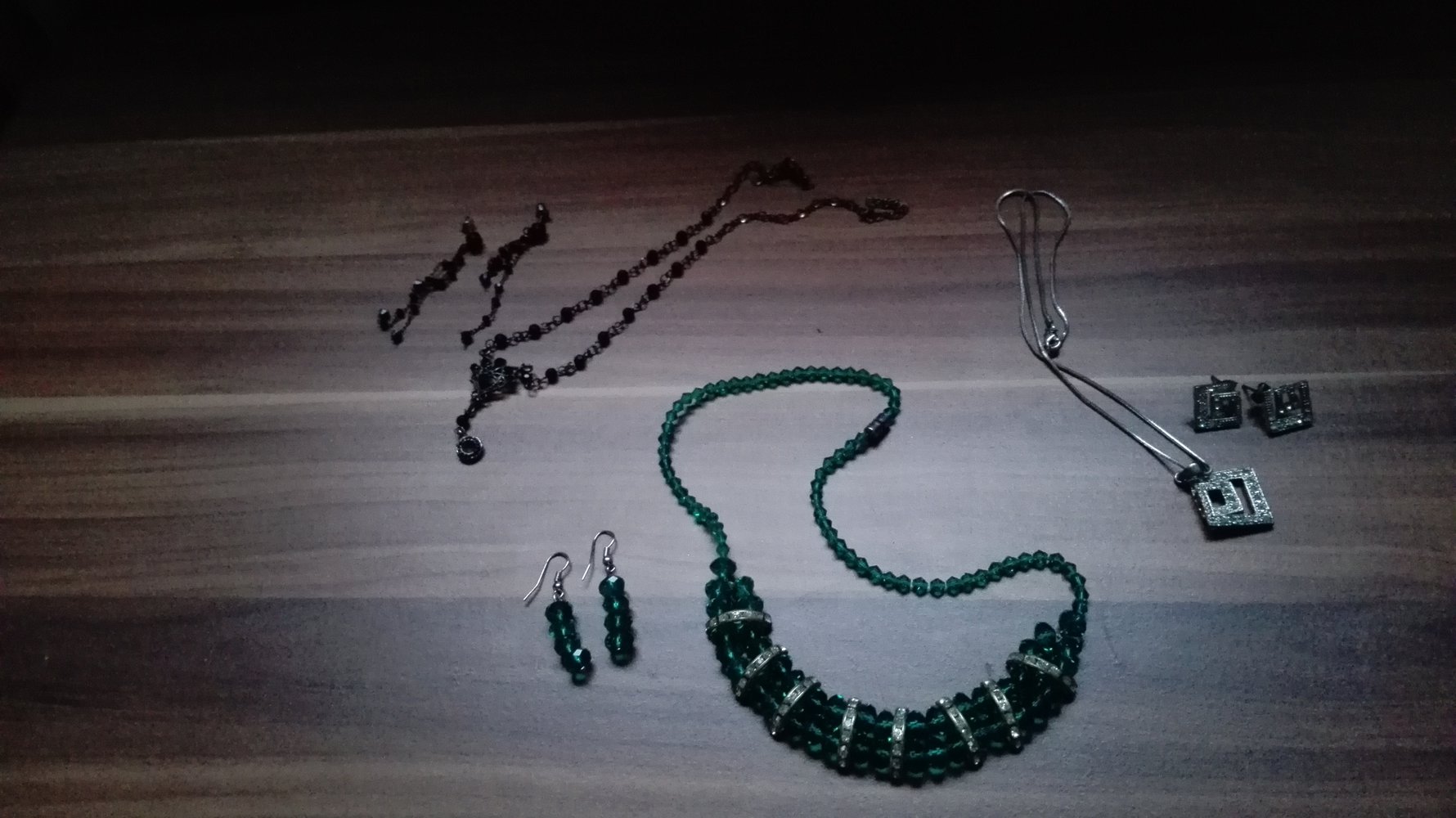 Kette mit Ohrringen
