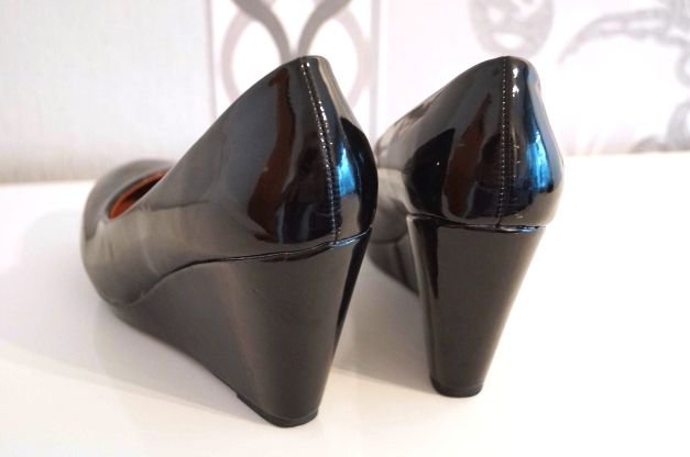 Wunderschöne elegante Vagabond Lack Wedges 39 Neu Cosplay