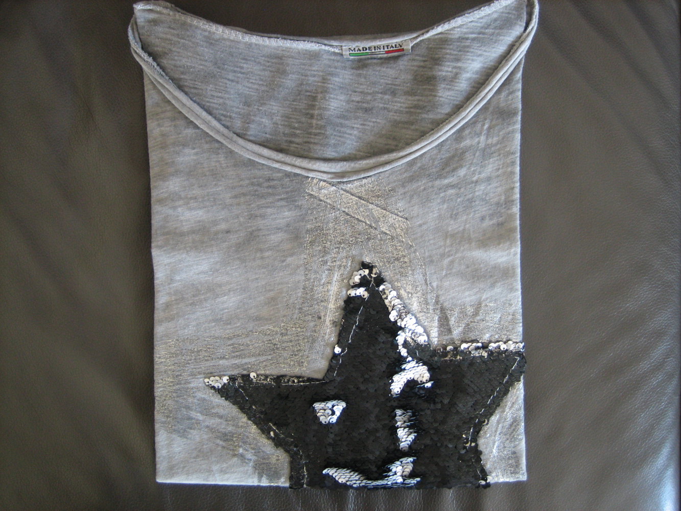 Edel-lässiges Langarm-Shirt Gr. 42, superaufwändig mit starker Pailletten-Applikation!