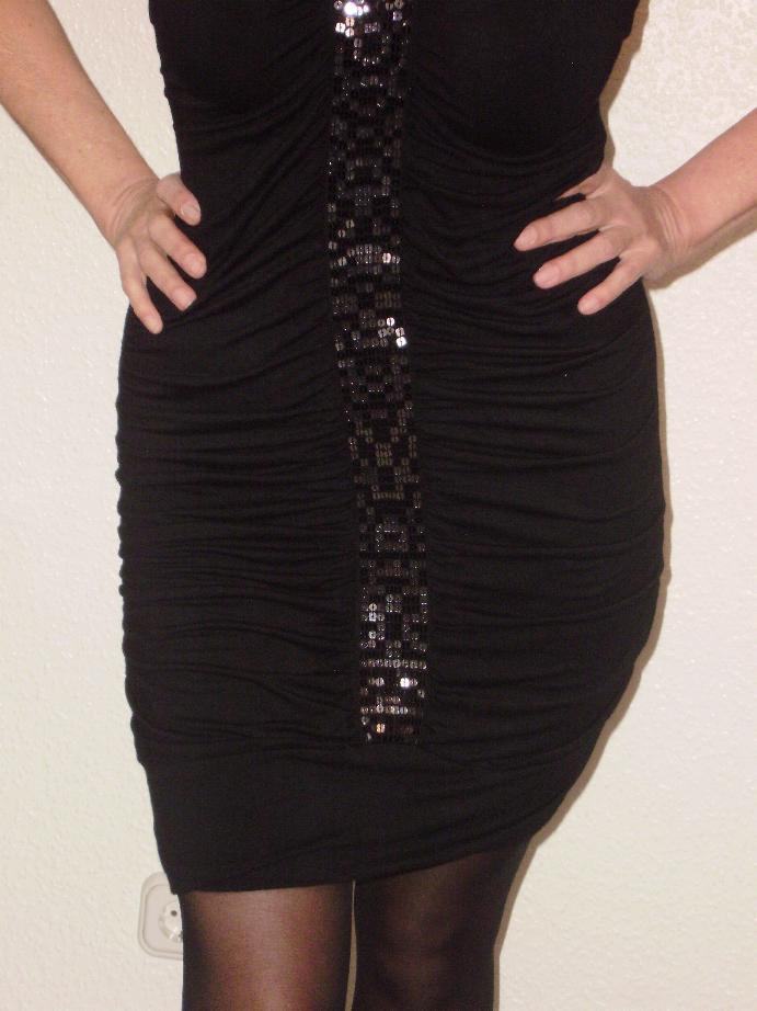 Schwarzes Gothic Kleid mit Raffung und Pailletten-Besatz Gr. ca. 38-42