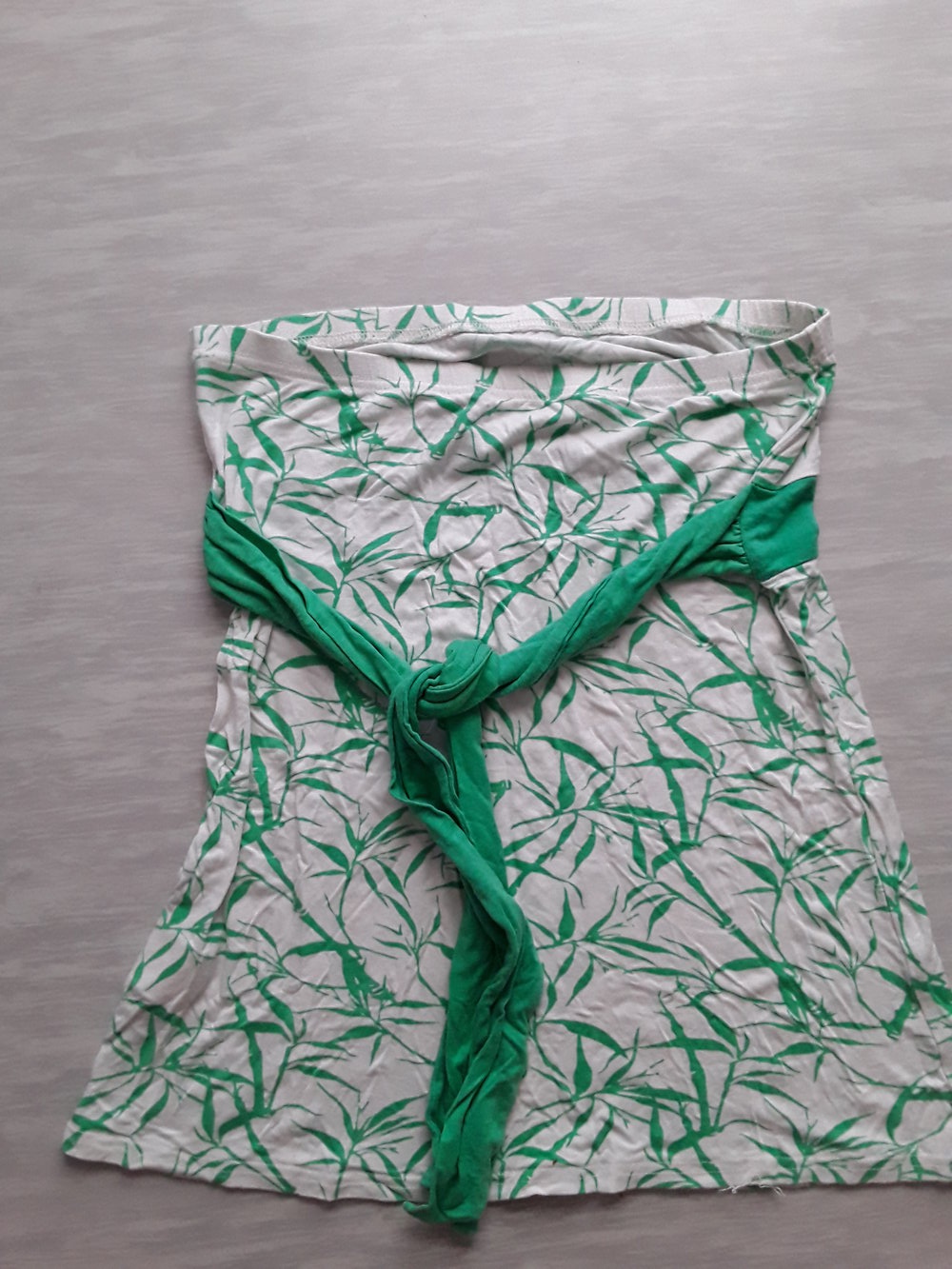 Tube Top mit Bindegürtel