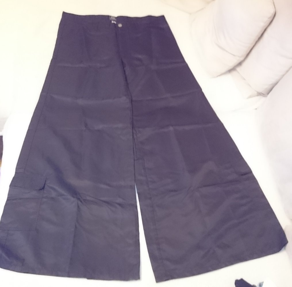 Raver Hose von Mode Wichtig M/L