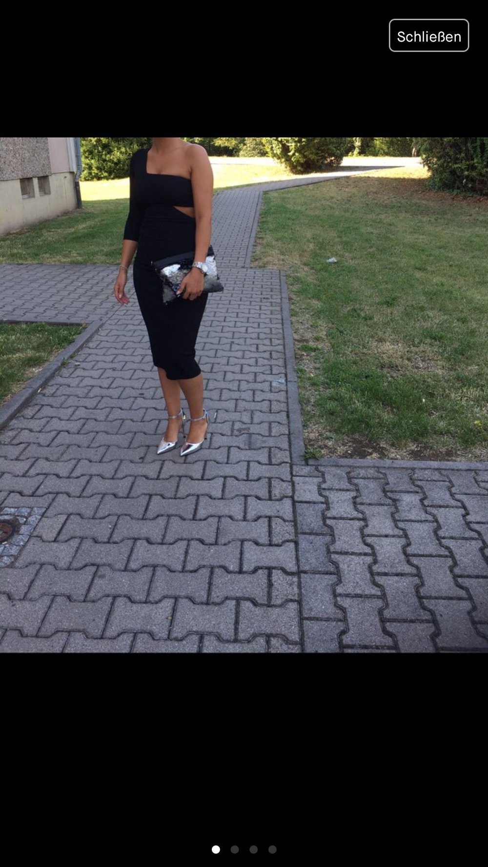 Schwarzes kleid 