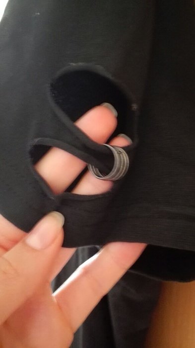 Schwarzes Shirt mit Nieten, Größe 44/46