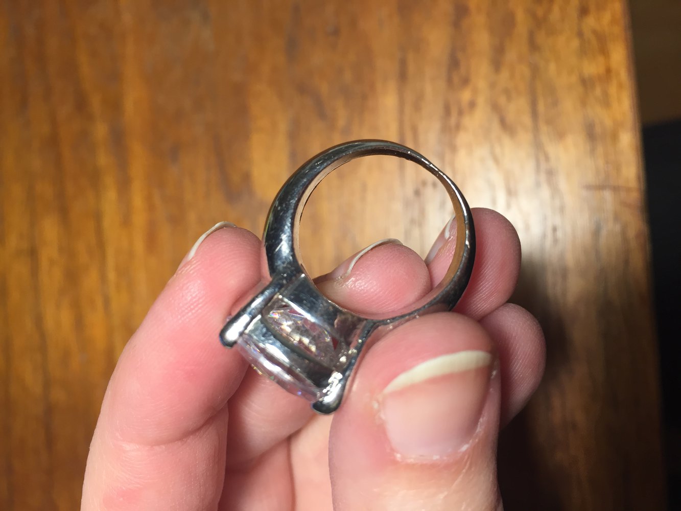 Silberner Ring mit grossem Stein
