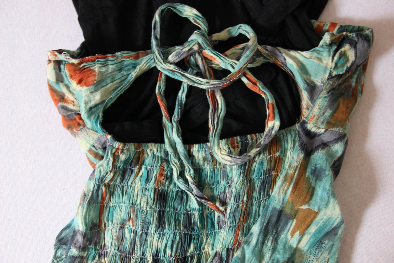 buntes Kleid