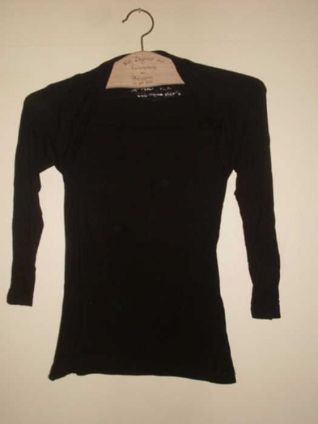 schwarzer pulli