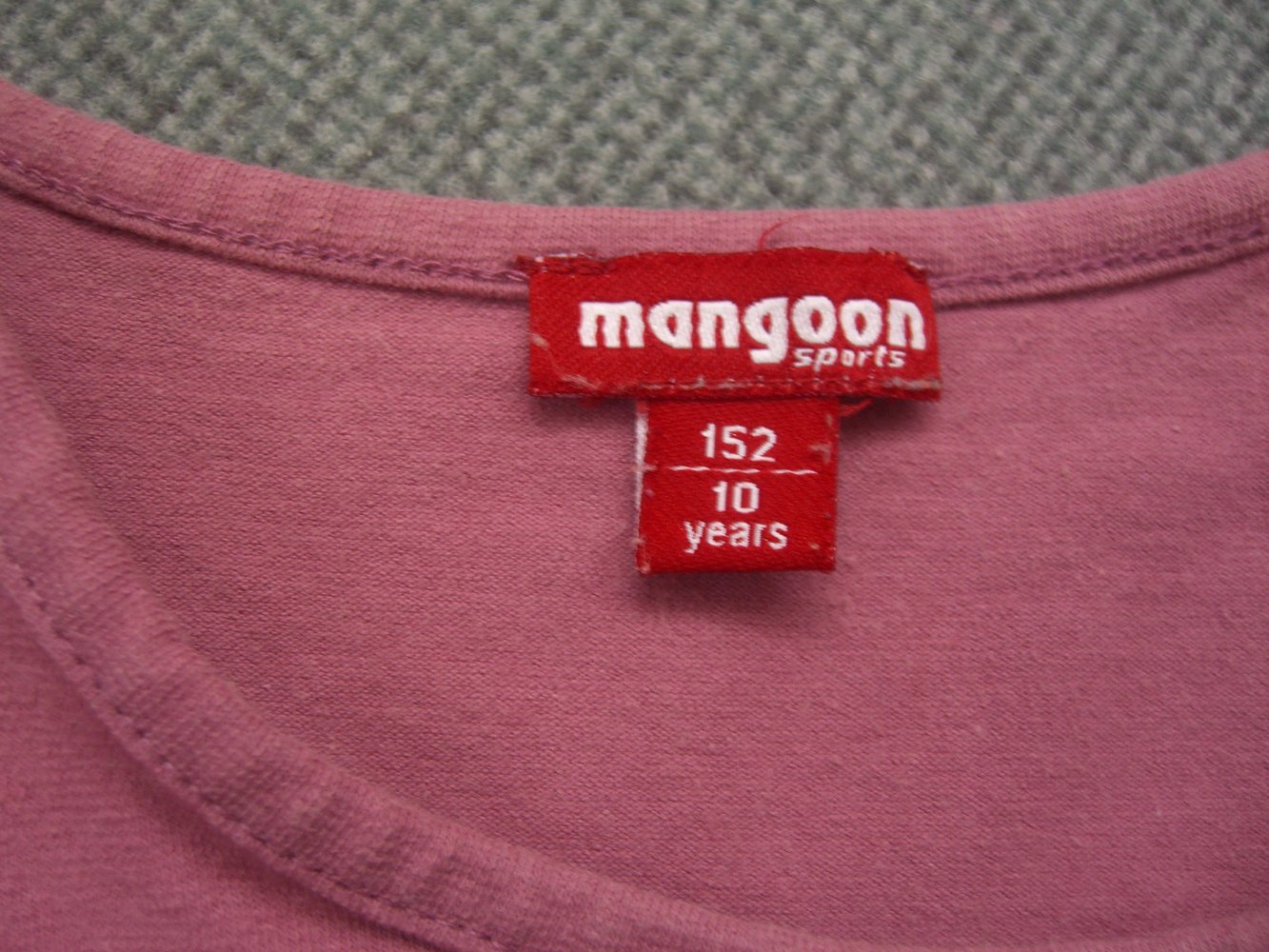 Schönes Sportshirt für Mädchen