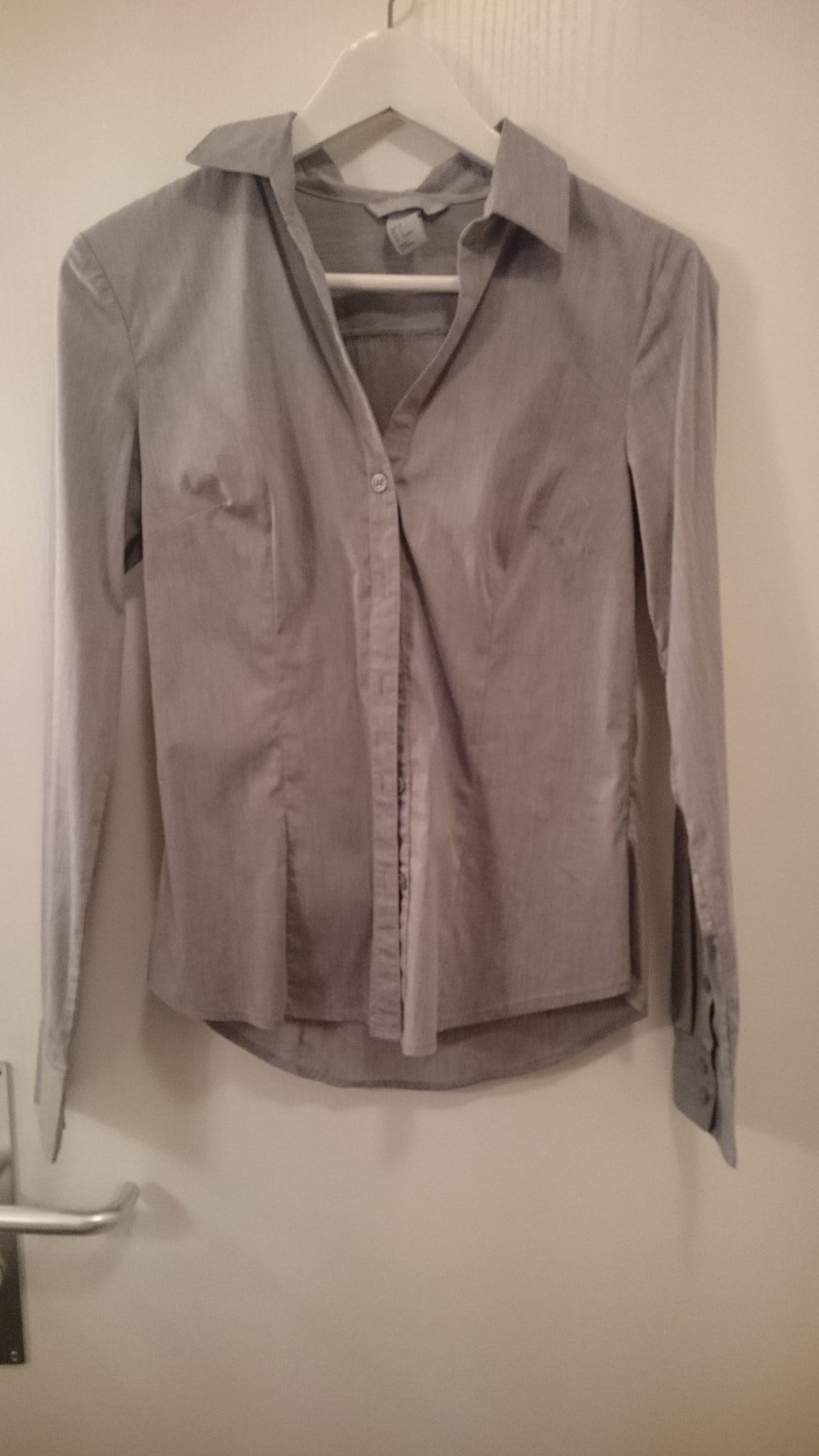 Graue Bluse