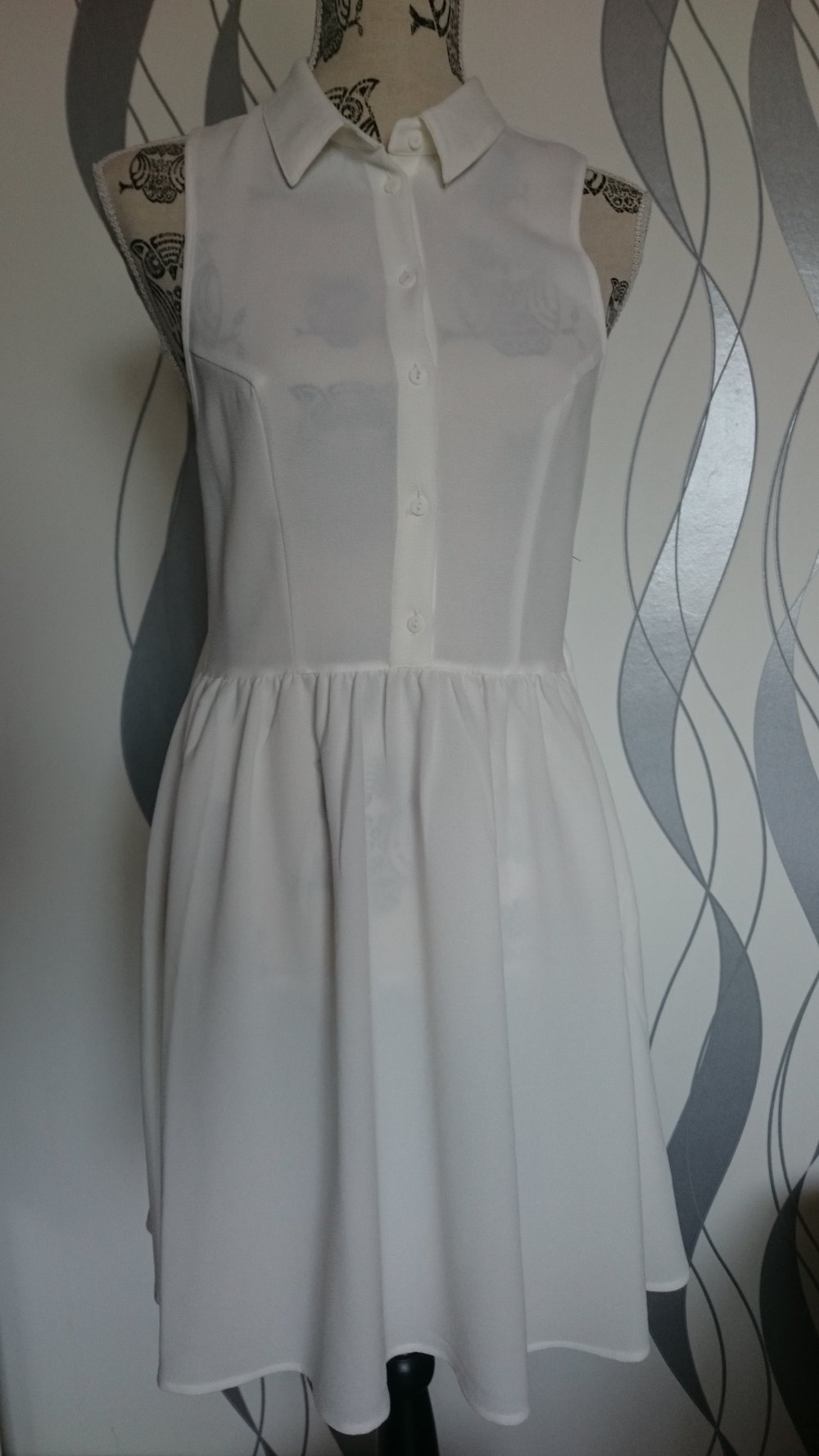 weißes Sommerkleid Blusenkleid aus Kreppstoff