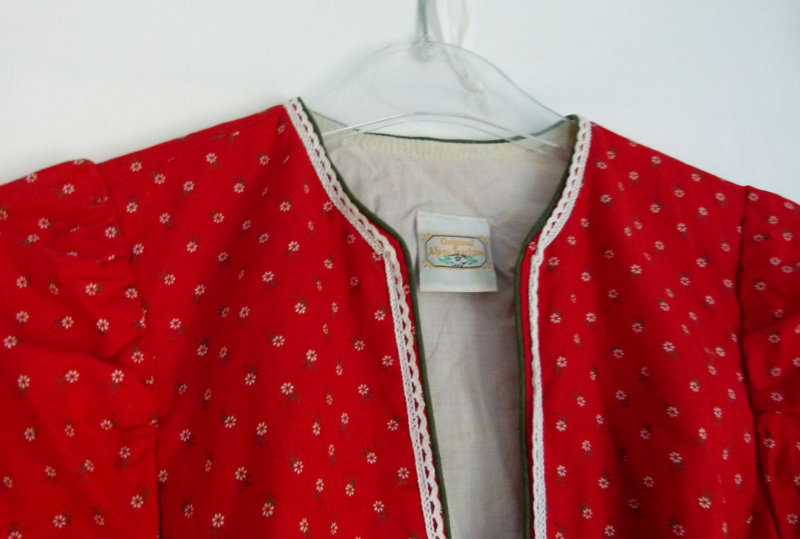 Vintage Dirndl mit Schürze, rot mit waldgrün weißem Blümchenmuster, Trachten Mori Landhaus Folklore Retro Cottagecore