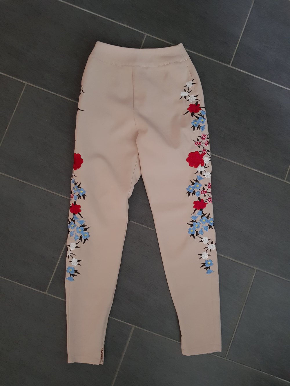 Schöne neuwertige Hose
