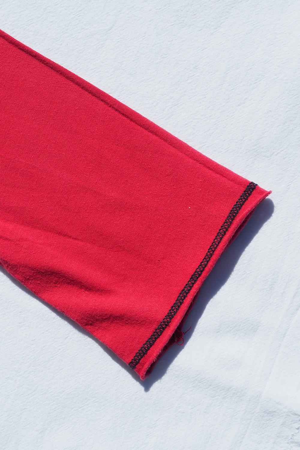 Bordeauxrotes Langarmshirt von RFG mit Seepferedchen