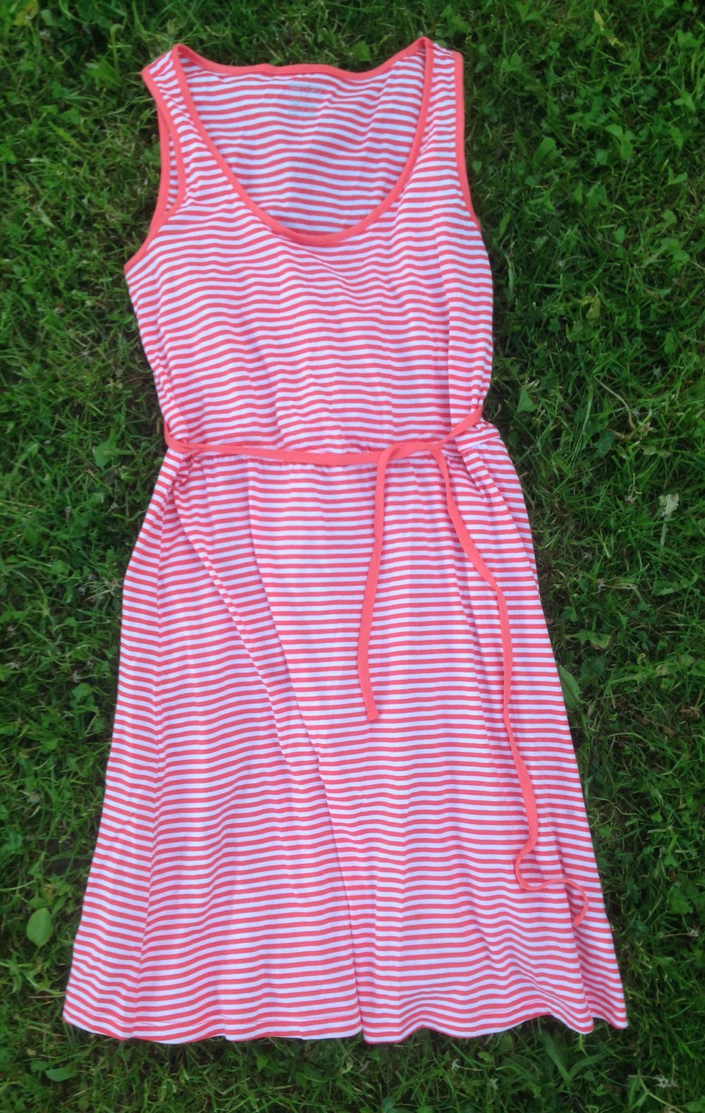 Gestreiftes Sommerkleid