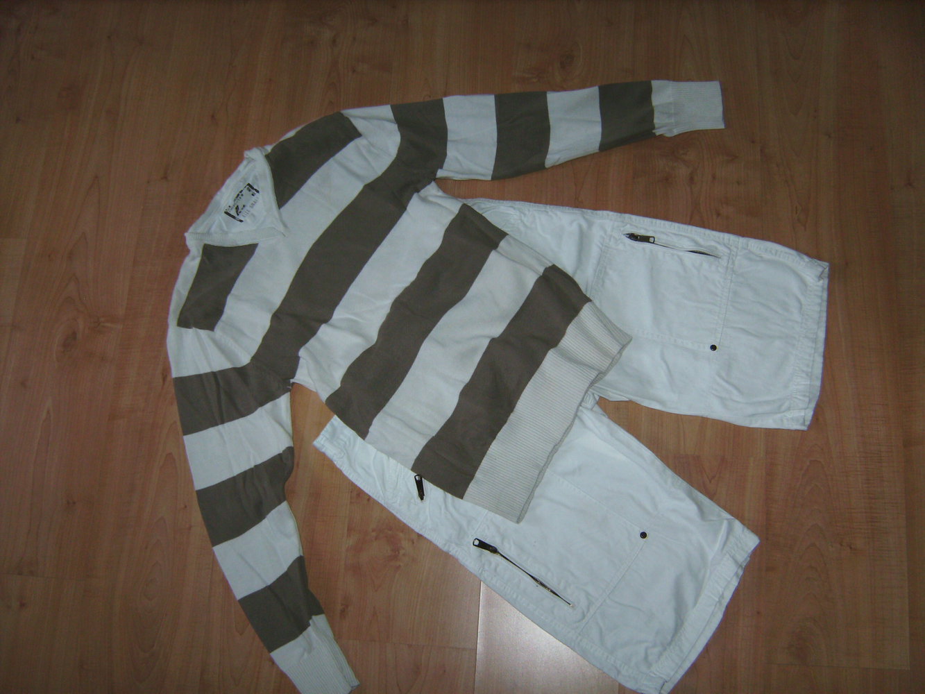  Pulli, Angelo Litrico, Pullover langarm mit V-Ausschnitt, Feinstrick Blockstreifen, Gr. S, Baumwolle Casual