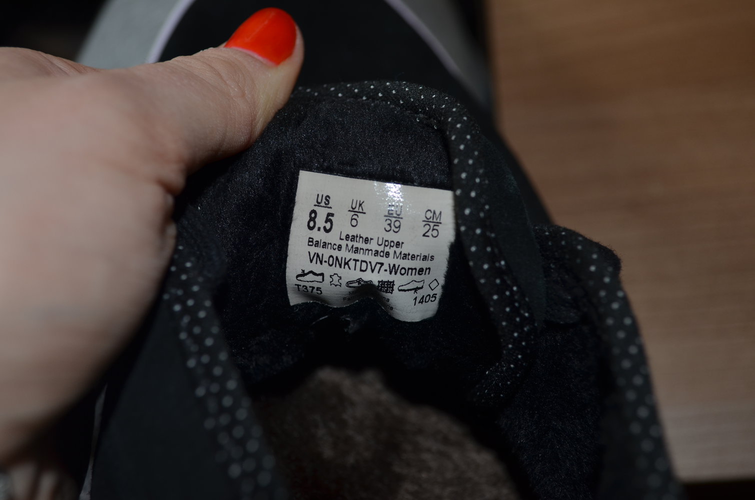 schwarz hochgeschnittene Vans 