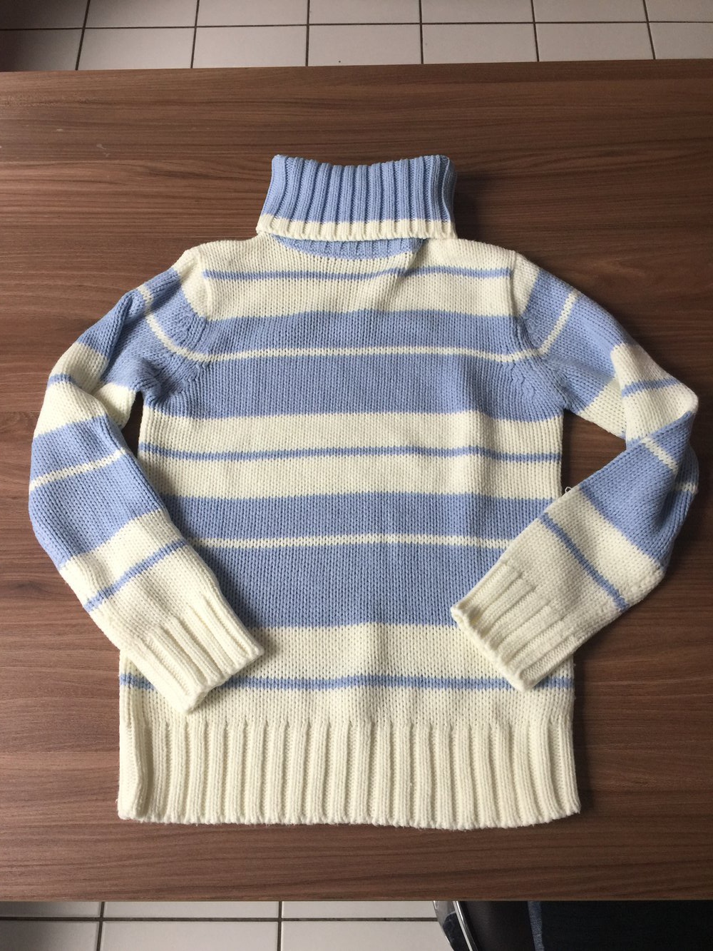 Ungetragener Rollkragenpullover Gr. 36/38