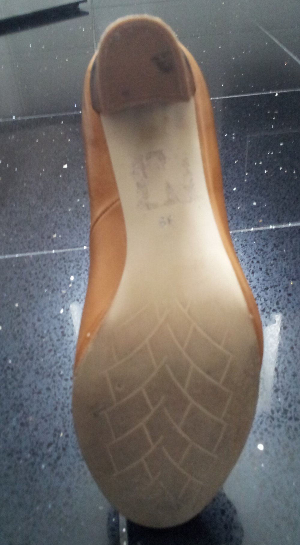 Elegante schöne Pumps Double-Tone, zweifarbig Größe 39 5th Avenue Plateau
