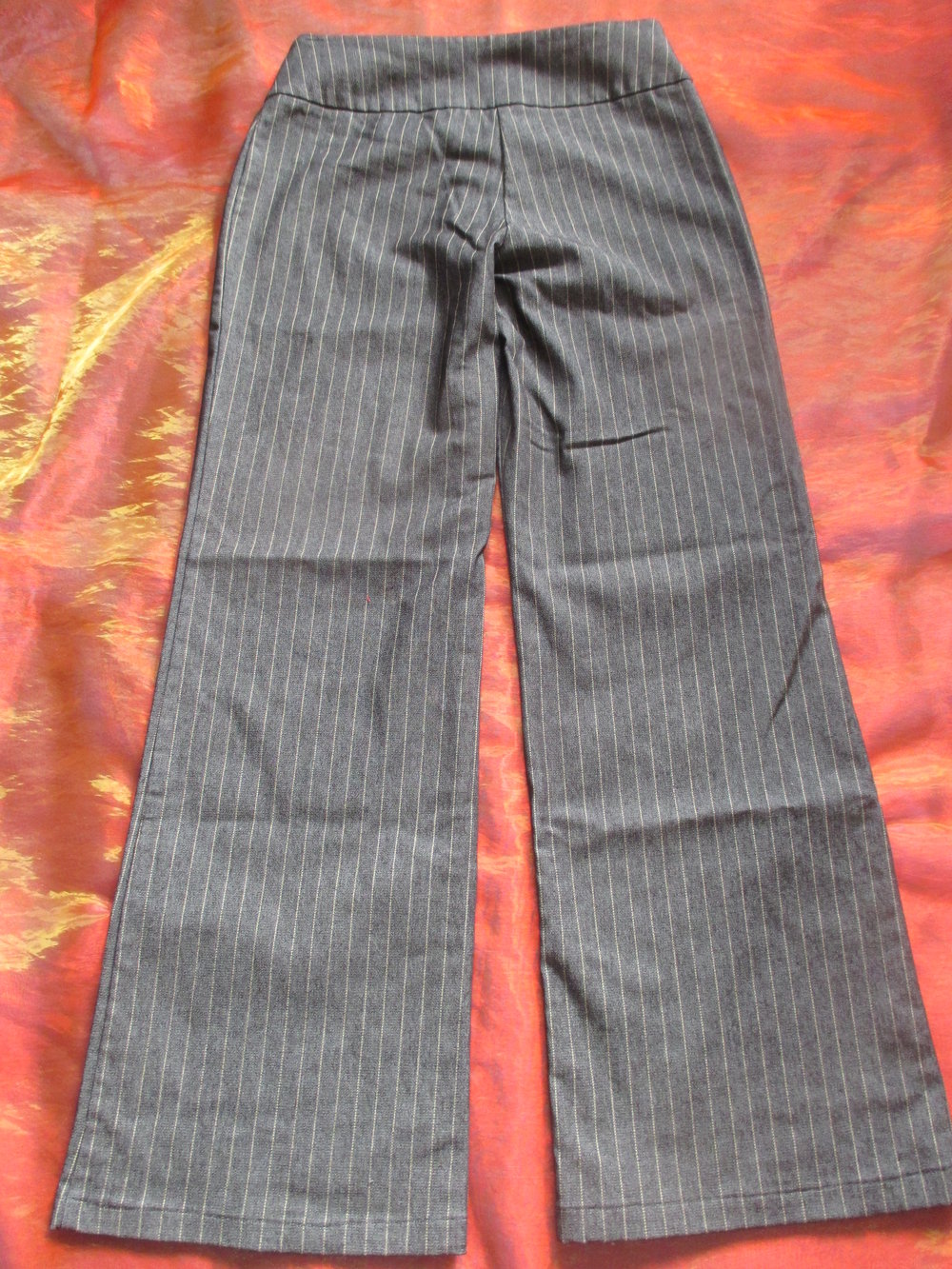 NEU Business Freizeit Ausgeh Nadelstreifen Marlene Schlag Jeans Hose 
