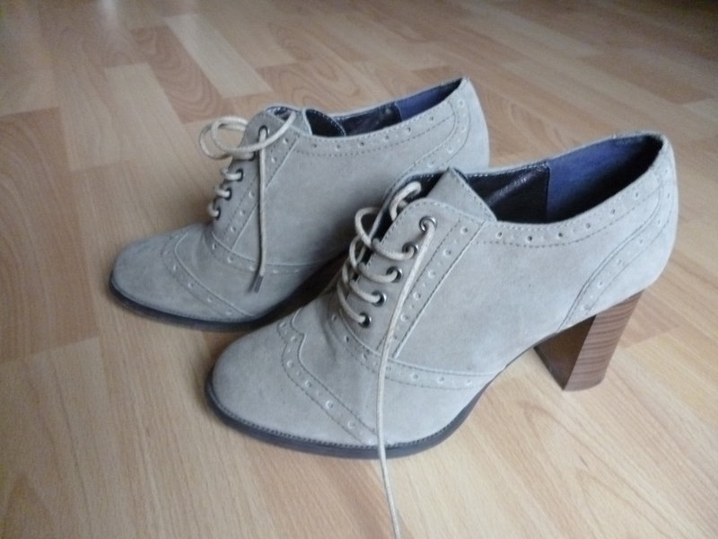 Schnürstiefeletten beige grau 39